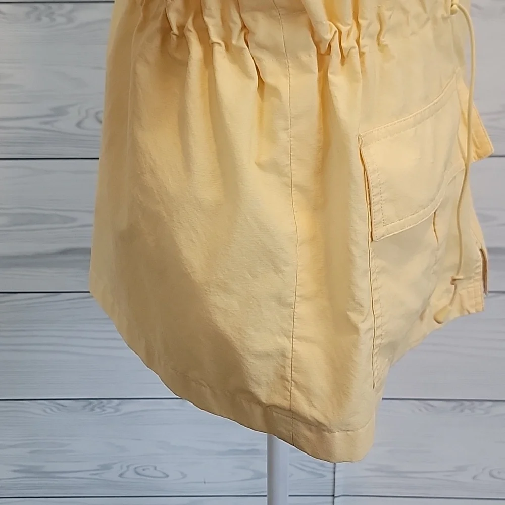 Liz Golf Windbreaker Light Yellow Women's Utility Jacket - Size M